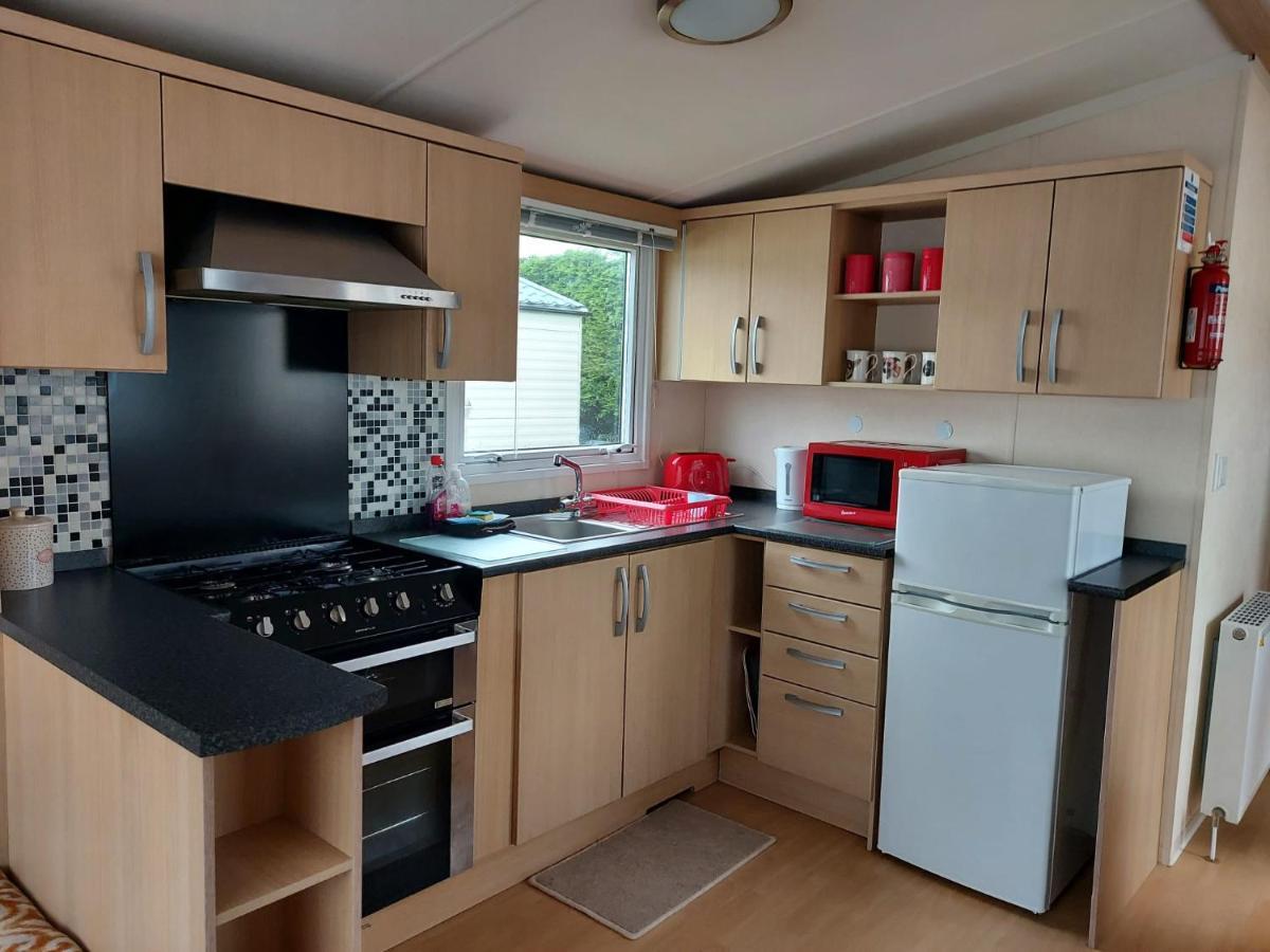 6 Berth Pet Friendly Caravan On Sandy Glade Berrow Exteriör bild