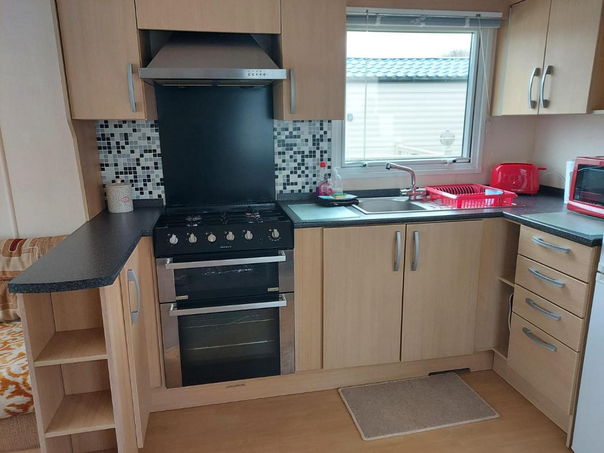 6 Berth Pet Friendly Caravan On Sandy Glade Berrow Exteriör bild